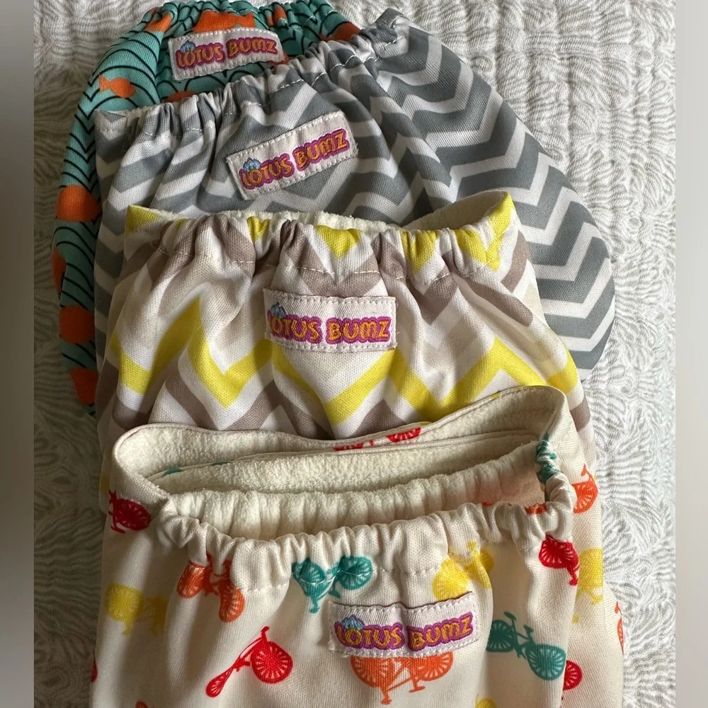 Set of 4 Lotus Bumz diaper covers